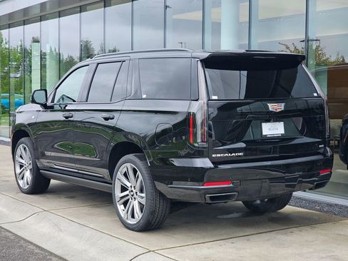 New 2026 Cadillac Escalade Platinum Sport AWD/4WD image 3