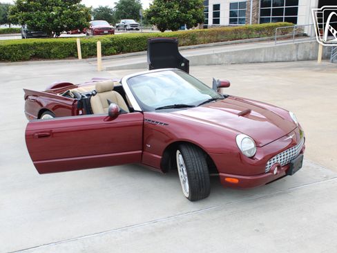 Used 2004 Ford Thunderbird RWD image 10