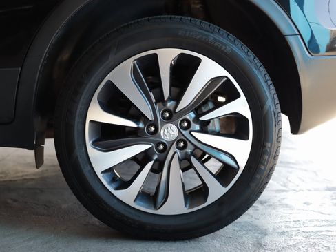 Used 2022 Buick Encore Preferred w/ Safety Package II image 32