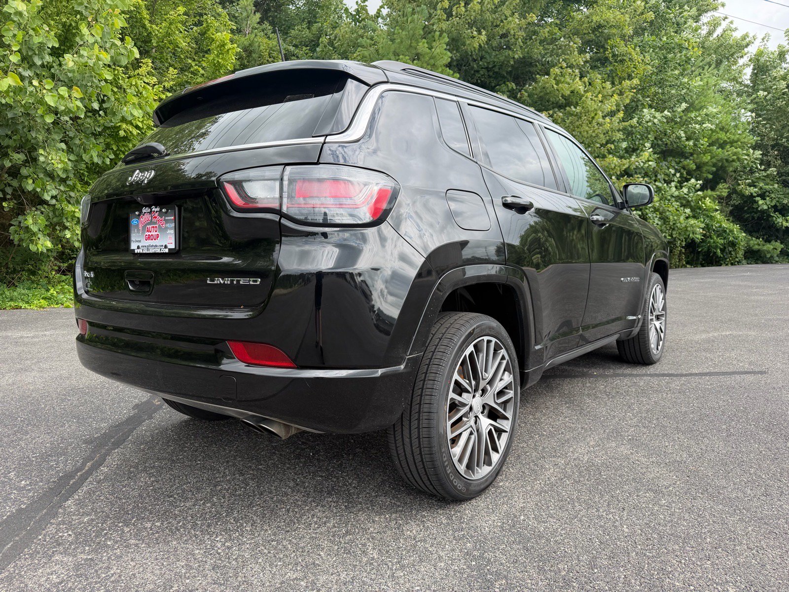 Used 2022 Jeep Compass Limited w/ Elite Group AWD/4WD image 16