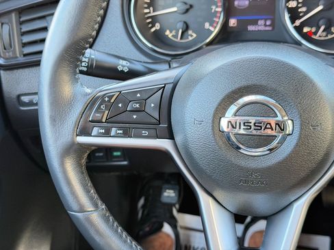 Used 2018 Nissan Rogue SV AWD/4WD image 65