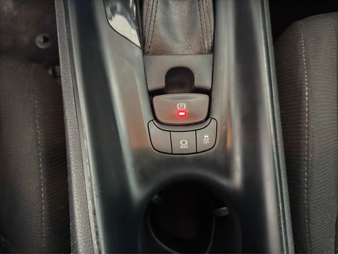 Used 2018 Toyota C-HR XLE FWD image 29