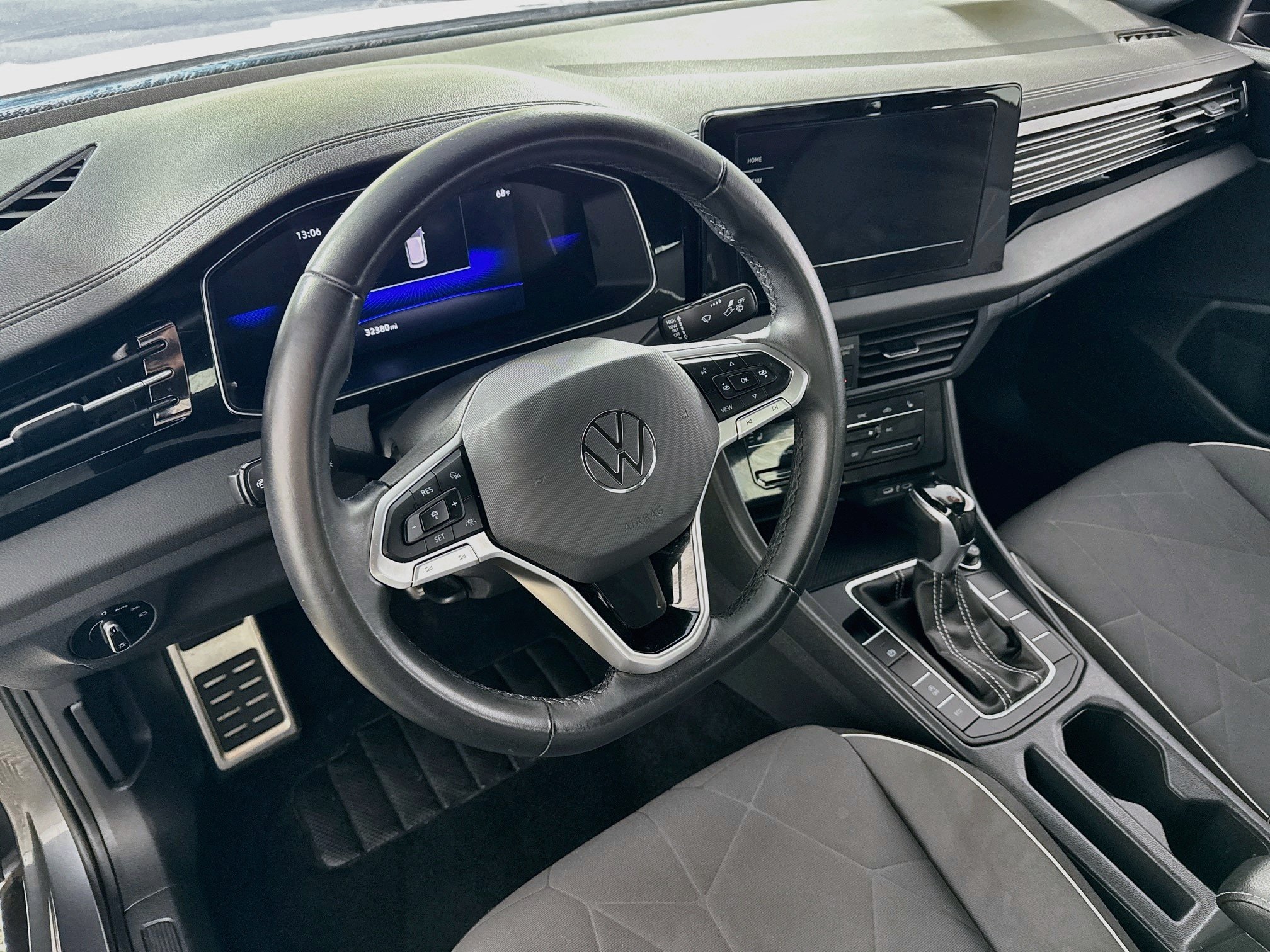 Used 2025 Volkswagen Jetta Sport FWD image 12