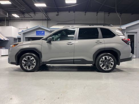 Used 2026 Subaru Forester Premium AWD/4WD image 5