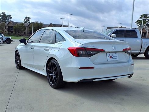 Used 2023 Honda Civic Sport image 2