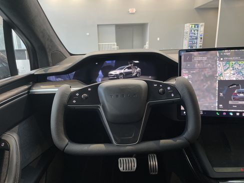 Used 2023 Tesla Model X AWD/4WD image 18