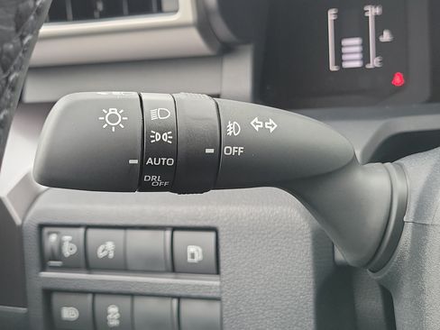 New 2026 Toyota 4Runner SR5 AWD/4WD image 24
