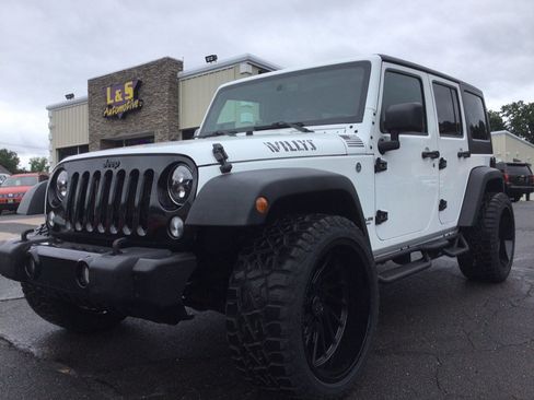 Used 2017 Jeep Wrangler Unlimited Sport AWD/4WD image 2