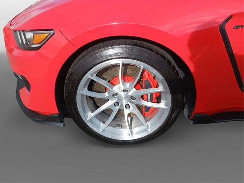 Used 2016 Ford Mustang Shelby GT350 w/ Technology Package image 32