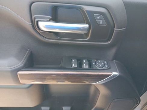 Used 2022 Chevrolet Silverado 1500 LT w/ Z71 Off-Road Package image 30