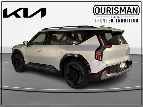 Certified 2024 Kia EV9 GT-Line AWD/4WD image 3