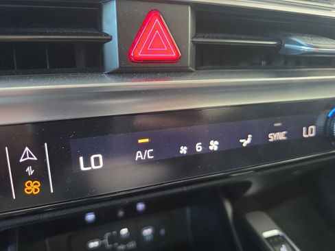 Certified 2025 Kia Sorento S FWD image 16