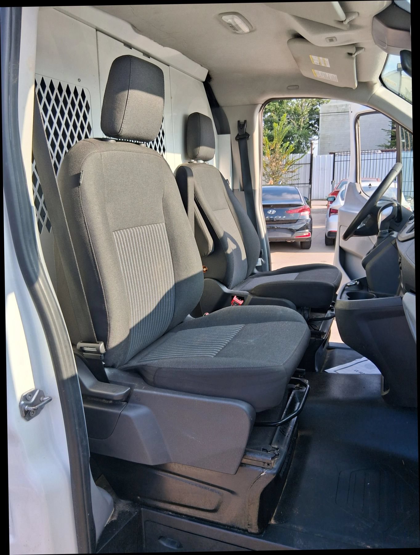 Used 2019 Ford Transit 250 130 Low Roof RWD image 36
