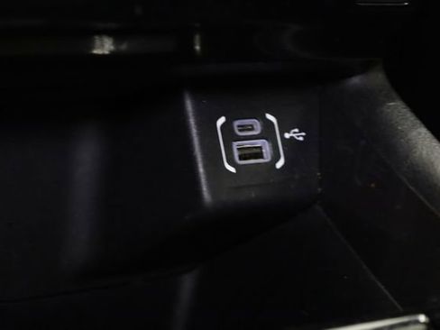 Used 2023 Jeep Compass Latitude image 23