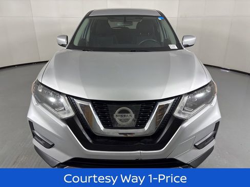 Used 2017 Nissan Rogue S AWD/4WD image 5