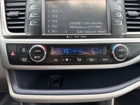 Used 2016 Toyota Highlander Plus AWD/4WD image 20