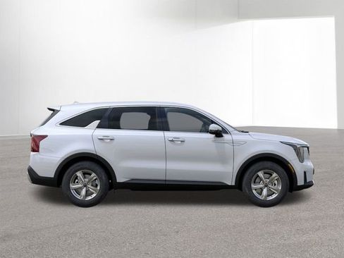 New 2025 Kia Sorento LX image 7