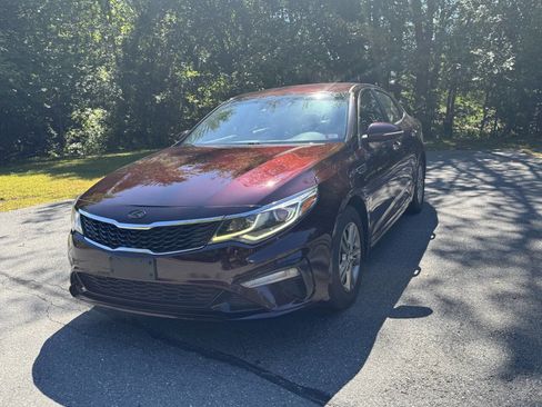 Used 2019 Kia Optima LX image 2