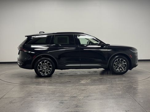 New 2026 Lincoln Nautilus Premier image 9