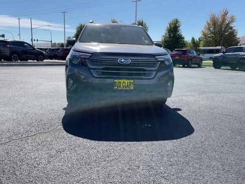 Used 2025 Subaru Forester Premium w/ Convenience Package #1 AWD/4WD image 6