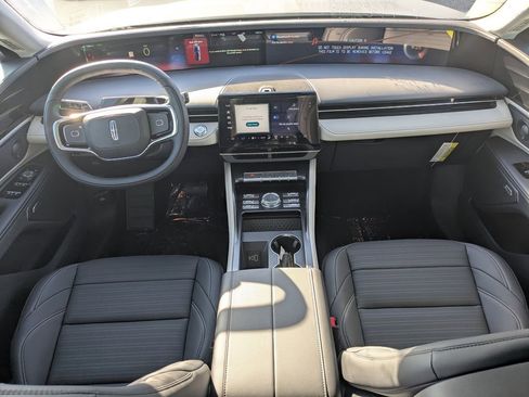 New 2025 Lincoln Nautilus Reserve image 16