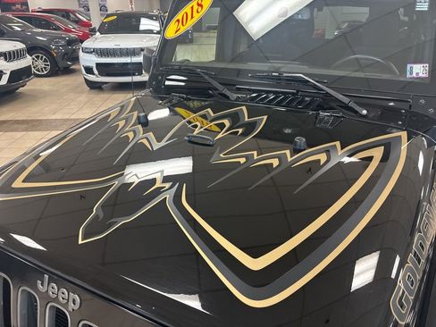 Used 2018 Jeep Wrangler Unlimited Sport w/ Dual Top Group image 9