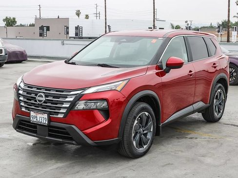 Used 2024 Nissan Rogue SV FWD image 4
