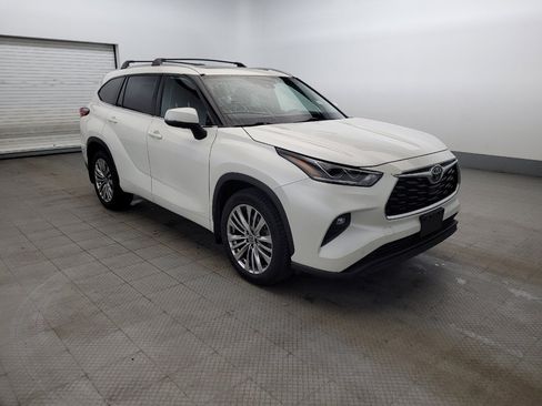 Used 2021 Toyota Highlander Limited image 13