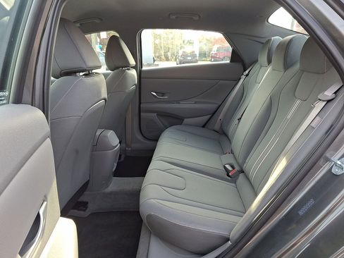 Certified 2025 Hyundai Elantra Sport image 25