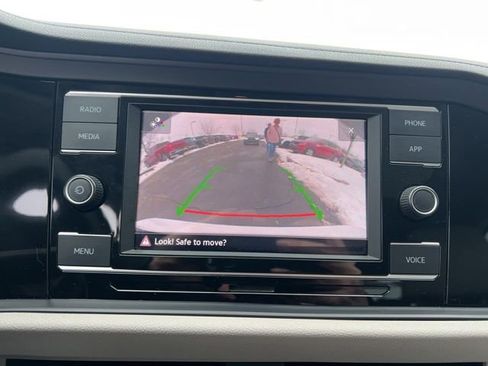 Used 2023 Volkswagen Jetta SE image 18