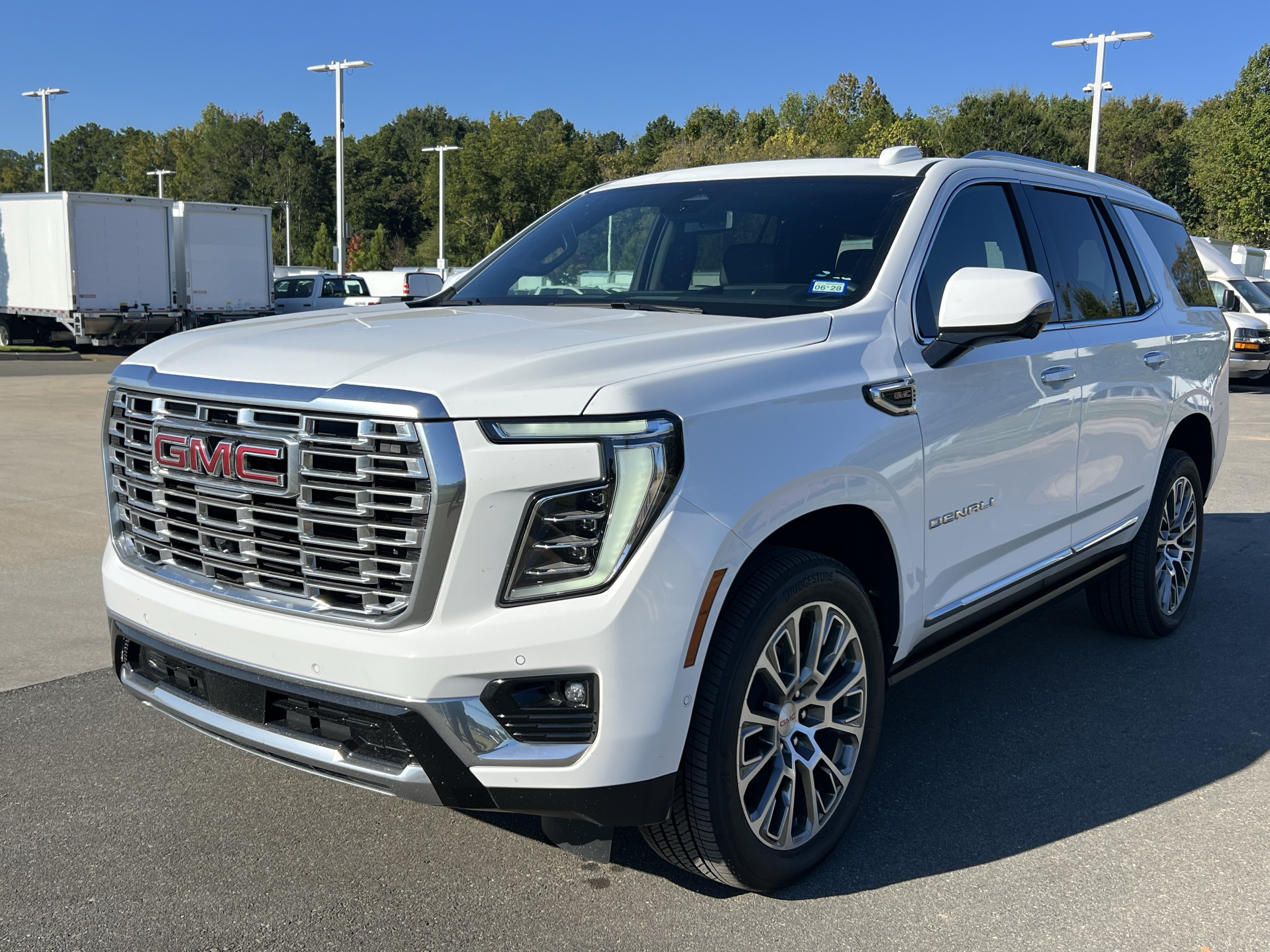 Used 2026 GMC Yukon Denali w/ Sun & Power Step Package AWD/4WD image 5