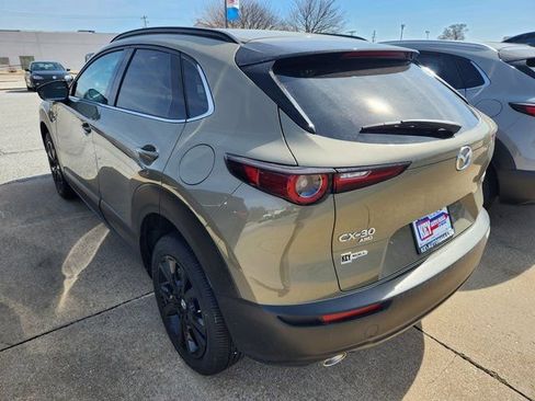 New 2025 MAZDA CX-30 Carbon image 4