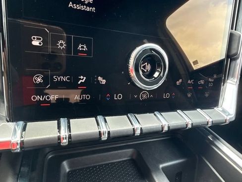 Used 2025 GMC Acadia Elevation w/ Elevation Premium Package FWD image 40
