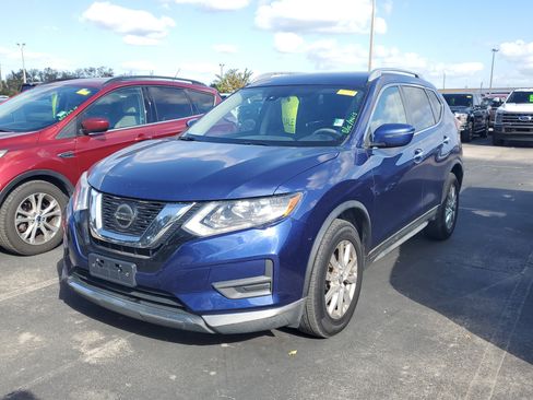 Used 2019 Nissan Rogue SV image 3