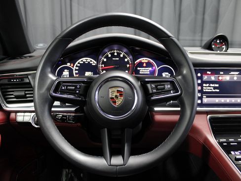 Certified 2022 Porsche Panamera 4 Platinum Edition image 27