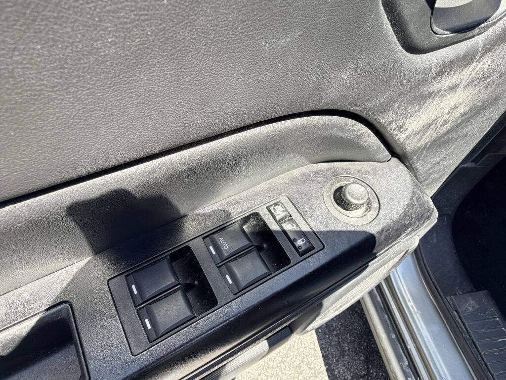 Used 2013 Jeep Patriot Latitude AWD/4WD image 8