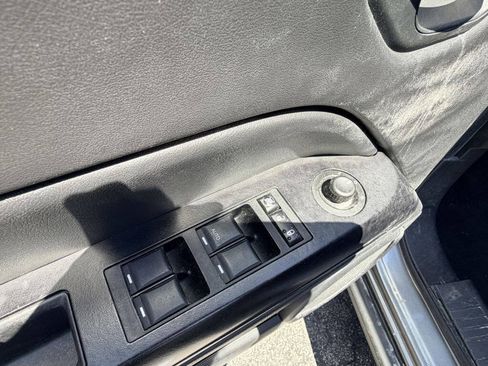 Used 2013 Jeep Patriot Latitude AWD/4WD image 8