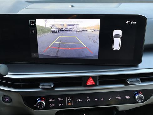 Certified 2025 Kia Sorento S image 21