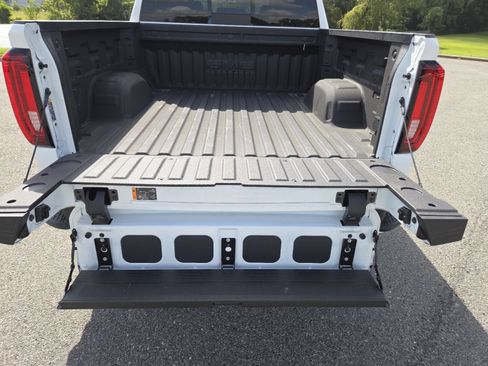 New 2026 GMC Sierra 1500 AT4 w/ AT4 Premium Package AWD/4WD image 26