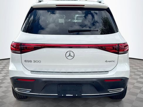 Used 2023 Mercedes-Benz EQB 300 4MATIC image 7
