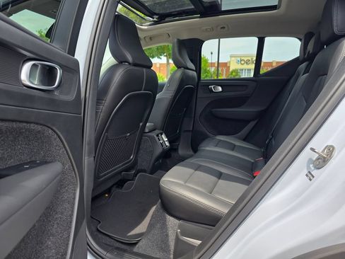 Used 2026 Volvo XC40 B5 Plus AWD/4WD image 32