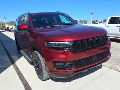 Used 2022 Jeep Wagoneer Series II AWD/4WD image 4