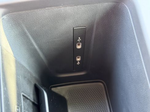 New 2026 Volkswagen Tiguan SE image 23