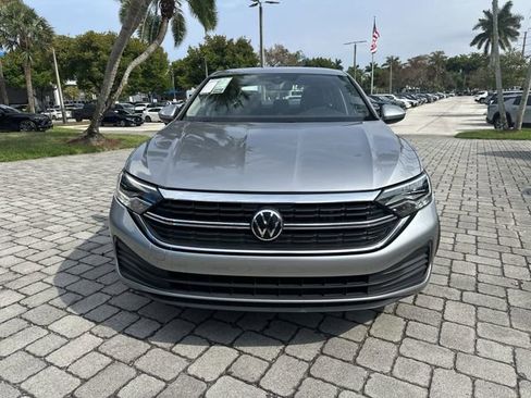 Used 2024 Volkswagen Jetta SE FWD image 17