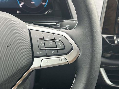 New 2026 Volkswagen Atlas Cross Sport SE image 19