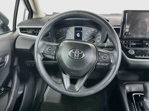 Used 2025 Toyota Corolla LE FWD image 17