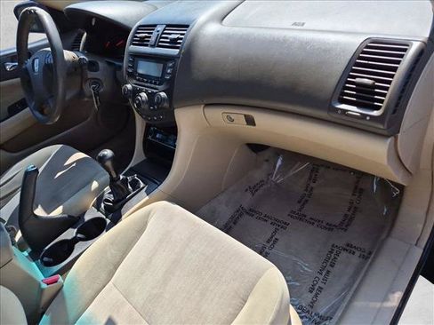 Used 2004 Honda Accord LX image 20