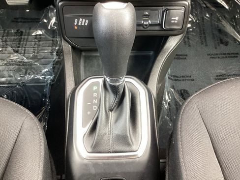 Used 2023 Jeep Renegade Latitude AWD/4WD image 24