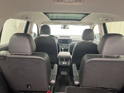 Used 2022 Volkswagen Atlas SEL R-Line image 10