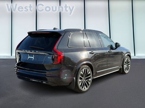 New 2026 Volvo XC90 B6 Ultra w/ Lounge Package image 3